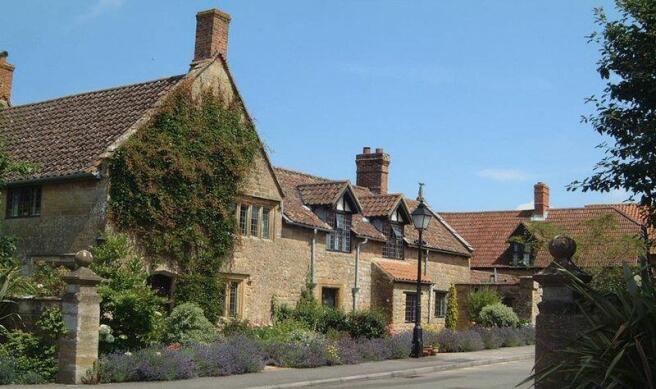 Entrance to Hayes End Manor 