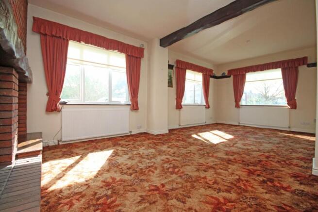 Through Lounge/Dining Area