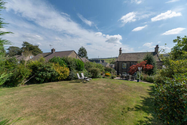 4 bed Detached for sale Image 4