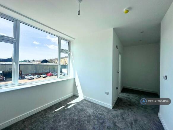 1 bed Flat to rent Image 4