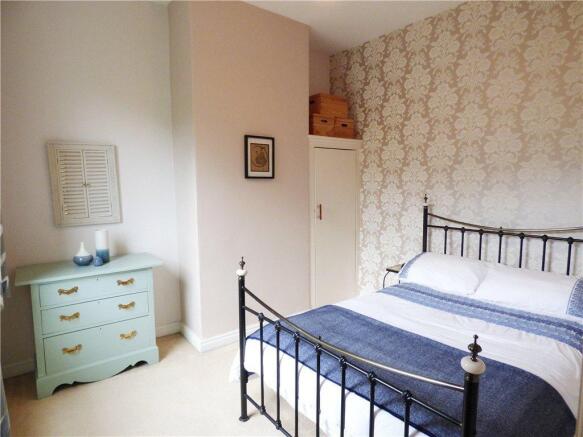 2 bed Terraced to rent Image 6