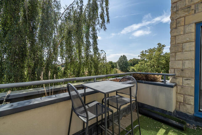 2 bed Apartment for sale Image 8