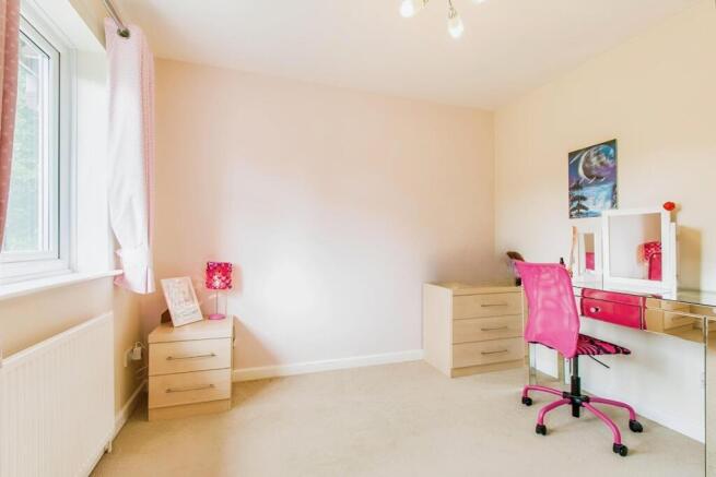 2 bed Semi-Detached to rent Image 5