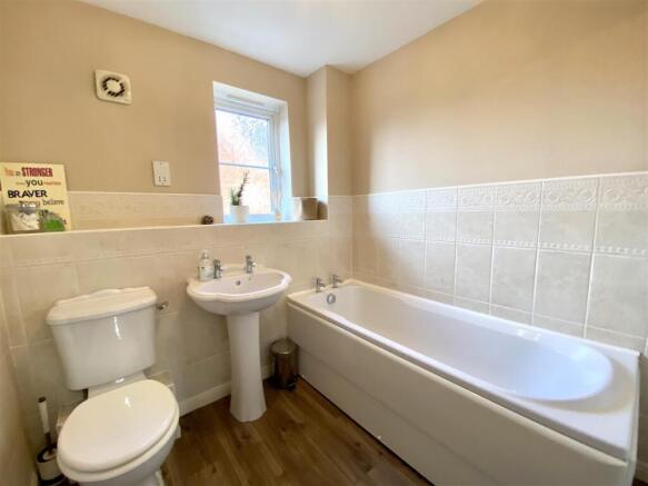 FAMILY BATHROOM