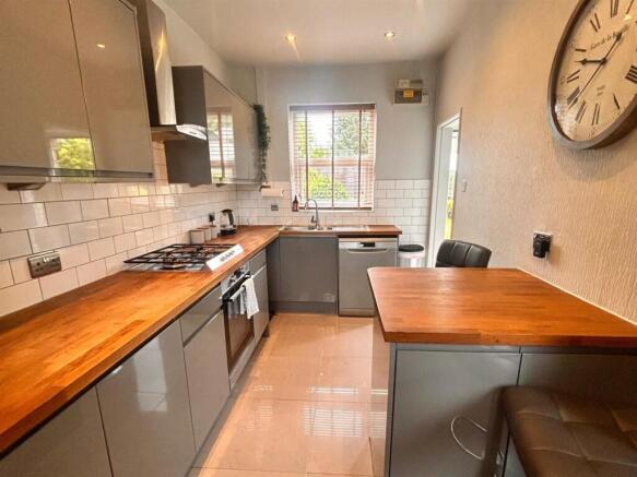 2 bed Terraced for sale Image 3