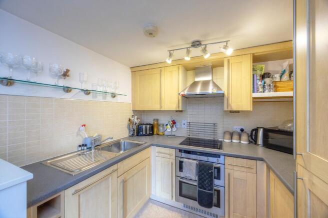 2 bed Apartment for sale Image 6