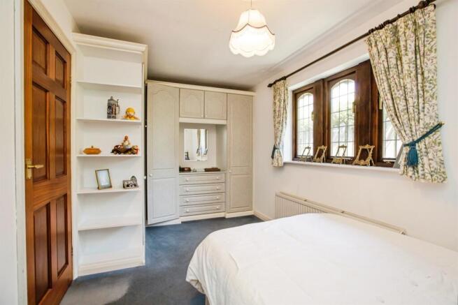2 bed Detached Bungalow for sale Image 7