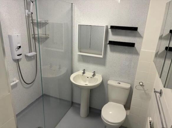 B athroom
