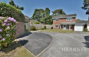 19, Mountbatten Drive, Ferndown BH22 9EL