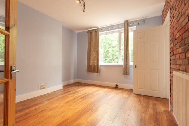 3 bed Semi-Detached to rent Image 6