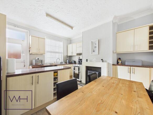 CAM03785G0-PR0221-ST