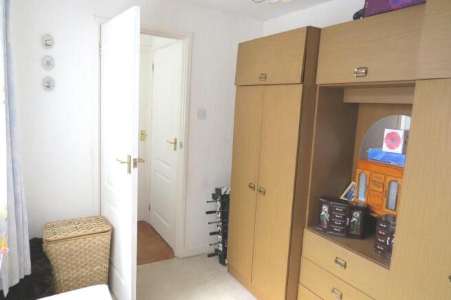 DRESSING ROOM OFF