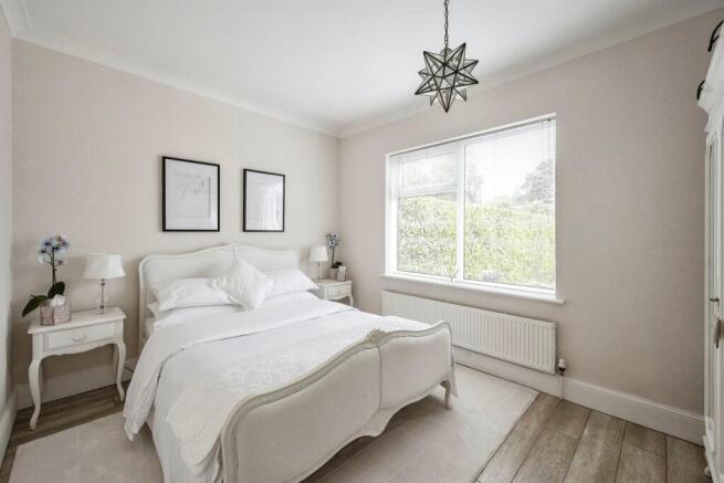 3 bed Semi-Detached Bungalow for sale Image 10