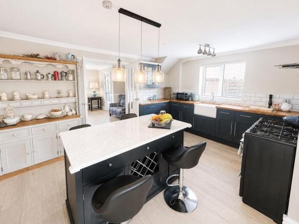 3 bed Detached for sale Image 7
