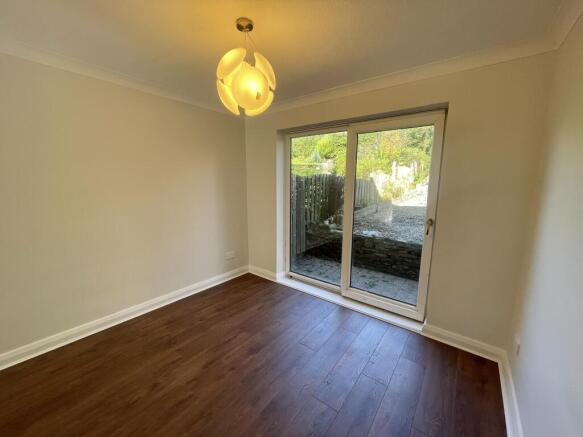 4 bed House to rent Image 4