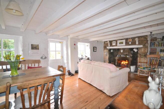 Living Room.JPG