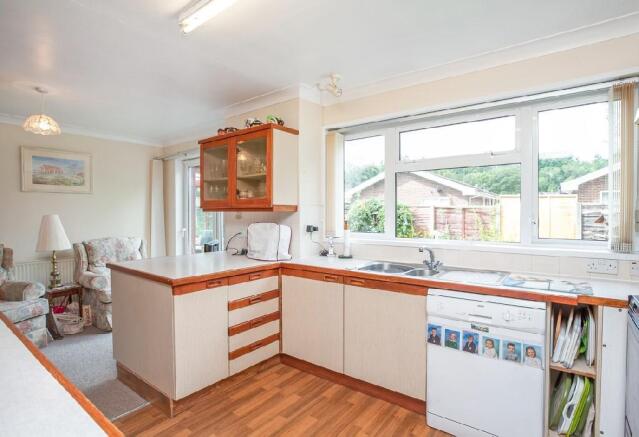 Kitchen 1.jpg