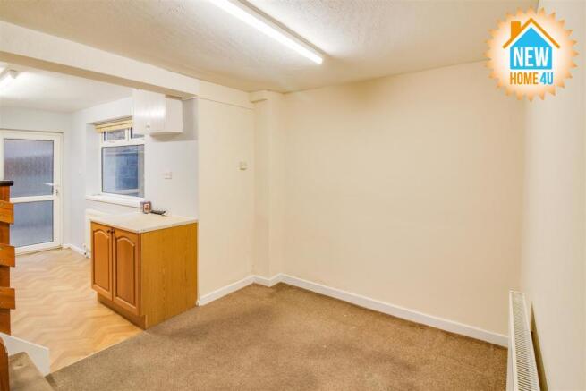 DINING ROOM: