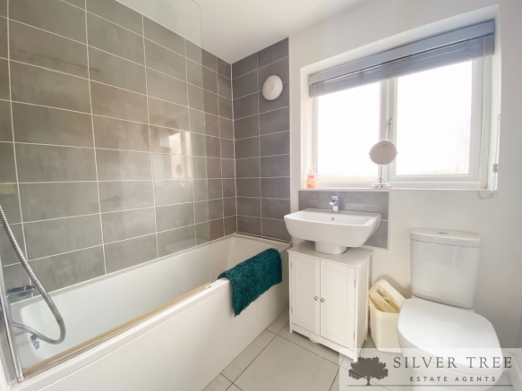 3 bed Semi-Detached for sale Image 10
