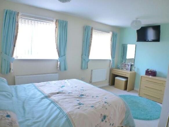 Bedroom 1pic 2