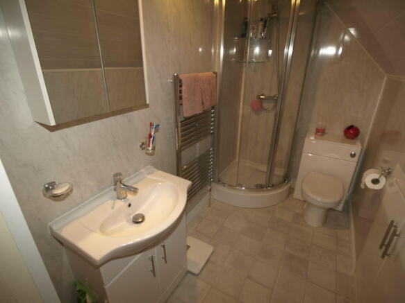 En-suite shower r...