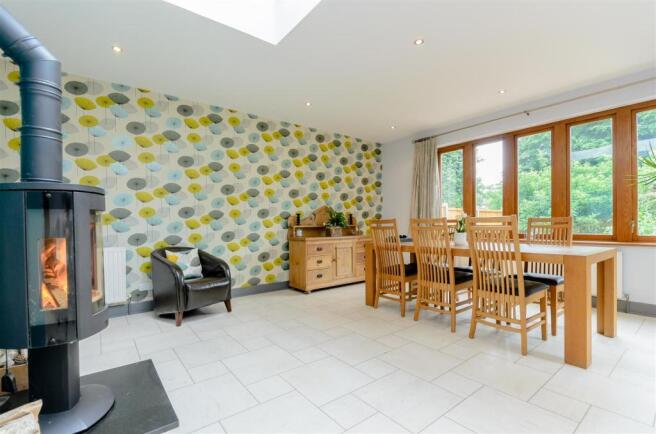 8345664-interior12.jpg