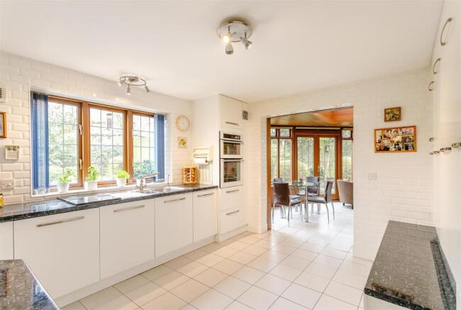 8334624-interior20.jpg