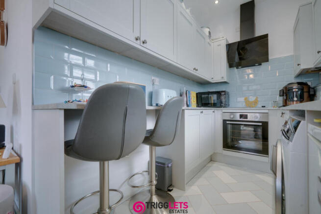 2 bed Apartment to rent Image 9