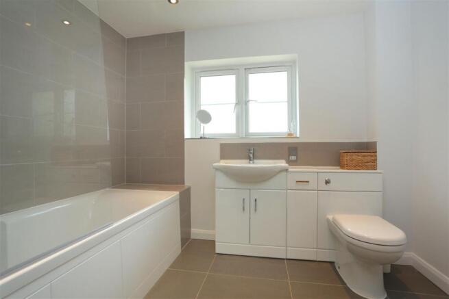 1 Glen Avon Court 24