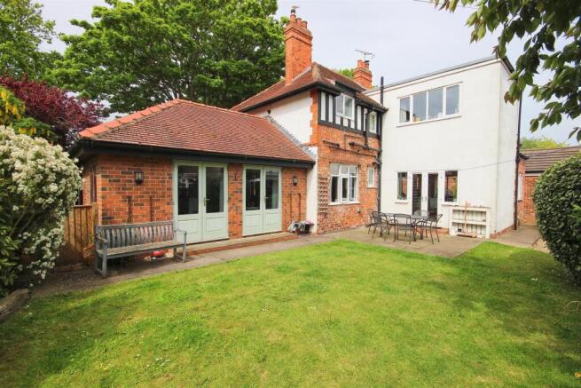 4 bed Detached for sale Image 12
