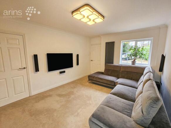 Reading Road, Winnersh, RG41 photo 4