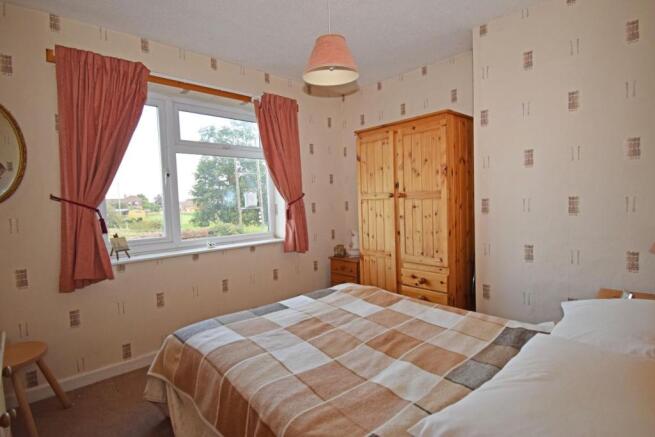2 Rashwood Hill Cottage, bed 2.jpg