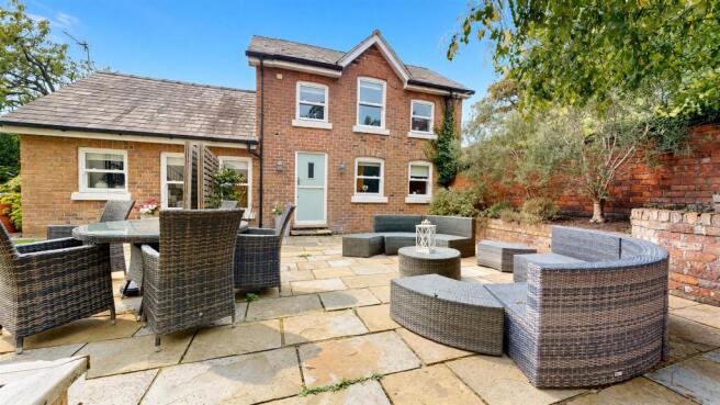 Coach House, To Let