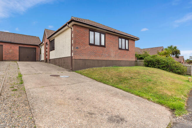 6 Hawthorn Close