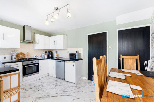3 bed Semi-Detached for sale Image 12