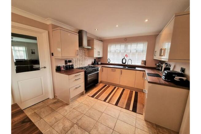 Kitchen/Breakfast