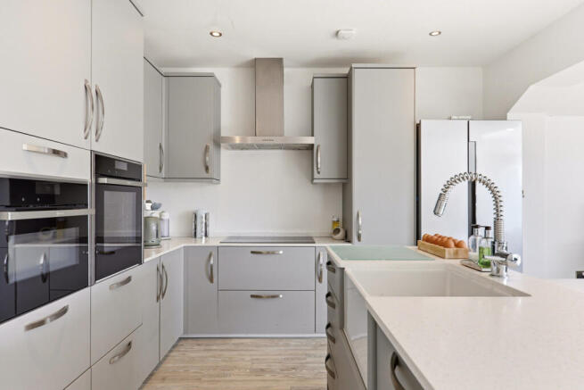 4 bed Semi-Detached for sale Image 9