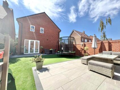 Crowfoot Way, Kingsbrook