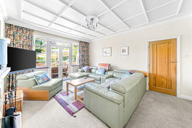 4 bed Detached Bungalow for sale Image 4