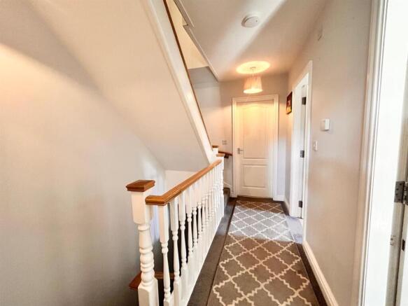 3 bed Semi-Detached for sale Image 11