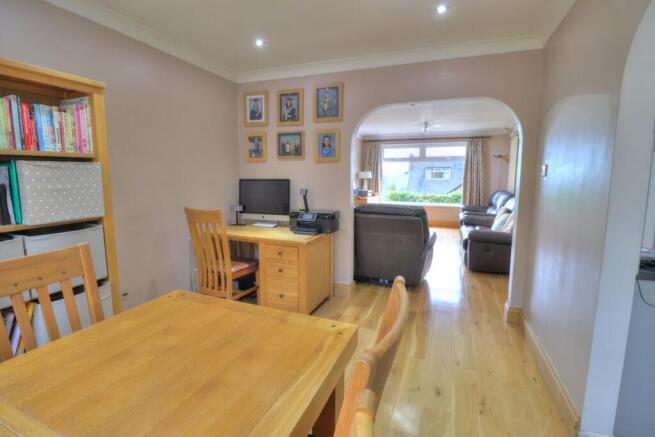 4 bed Detached for sale Image 4