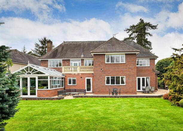 Wynwood House, Oaken Grove, Codsall, Wolverhampton, WV8 2AL photo 4