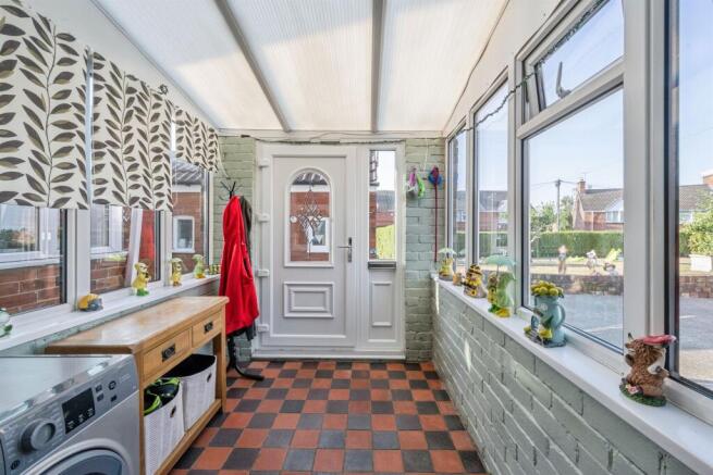 3 bed Semi-Detached for sale Image 8