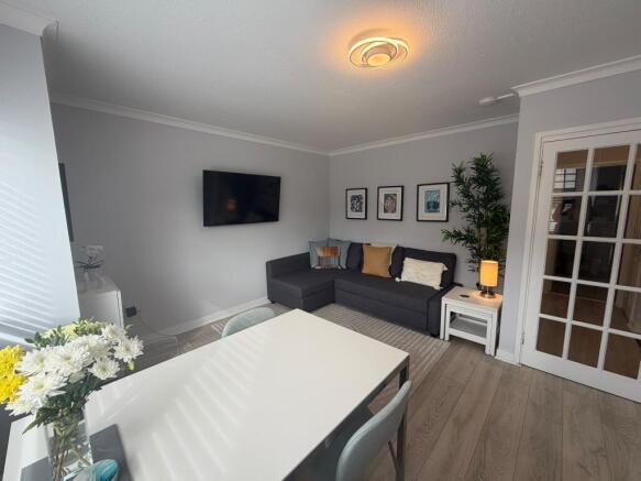 Lounge 2.jpeg