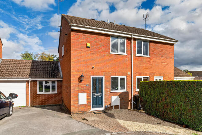 3-bed semi-detached on Lalande Close, Wokingham, RG41, £385,000