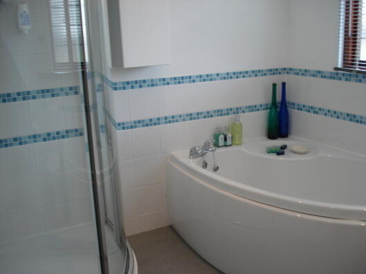 Main En-suite