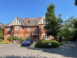 6, Broomfield, Binfield, Bracknell RG42 4AQ