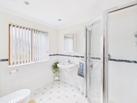 en-suite shower room