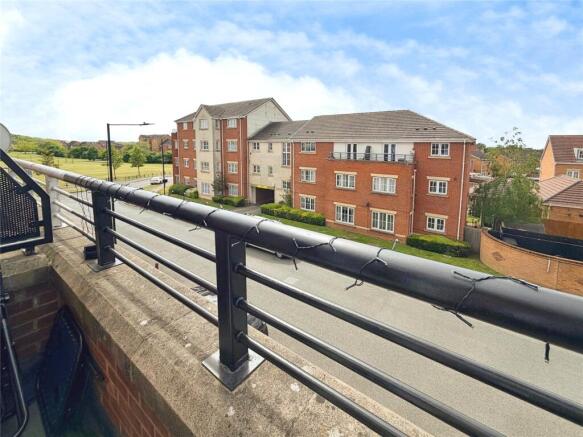 2 bed Flat for sale Image 5