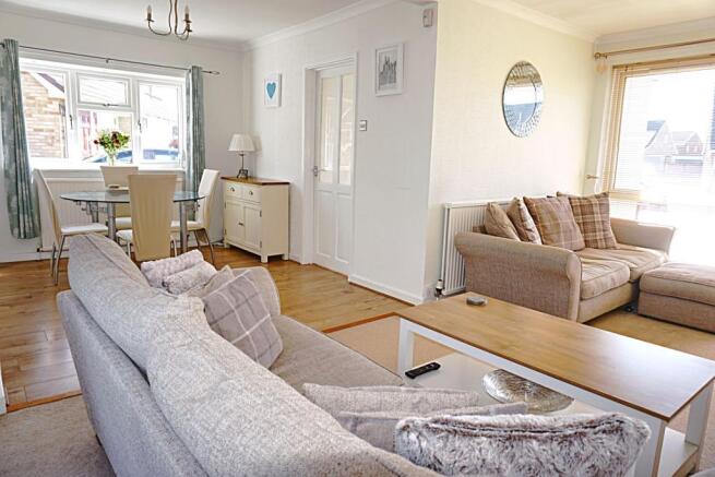 Lounge/dining room